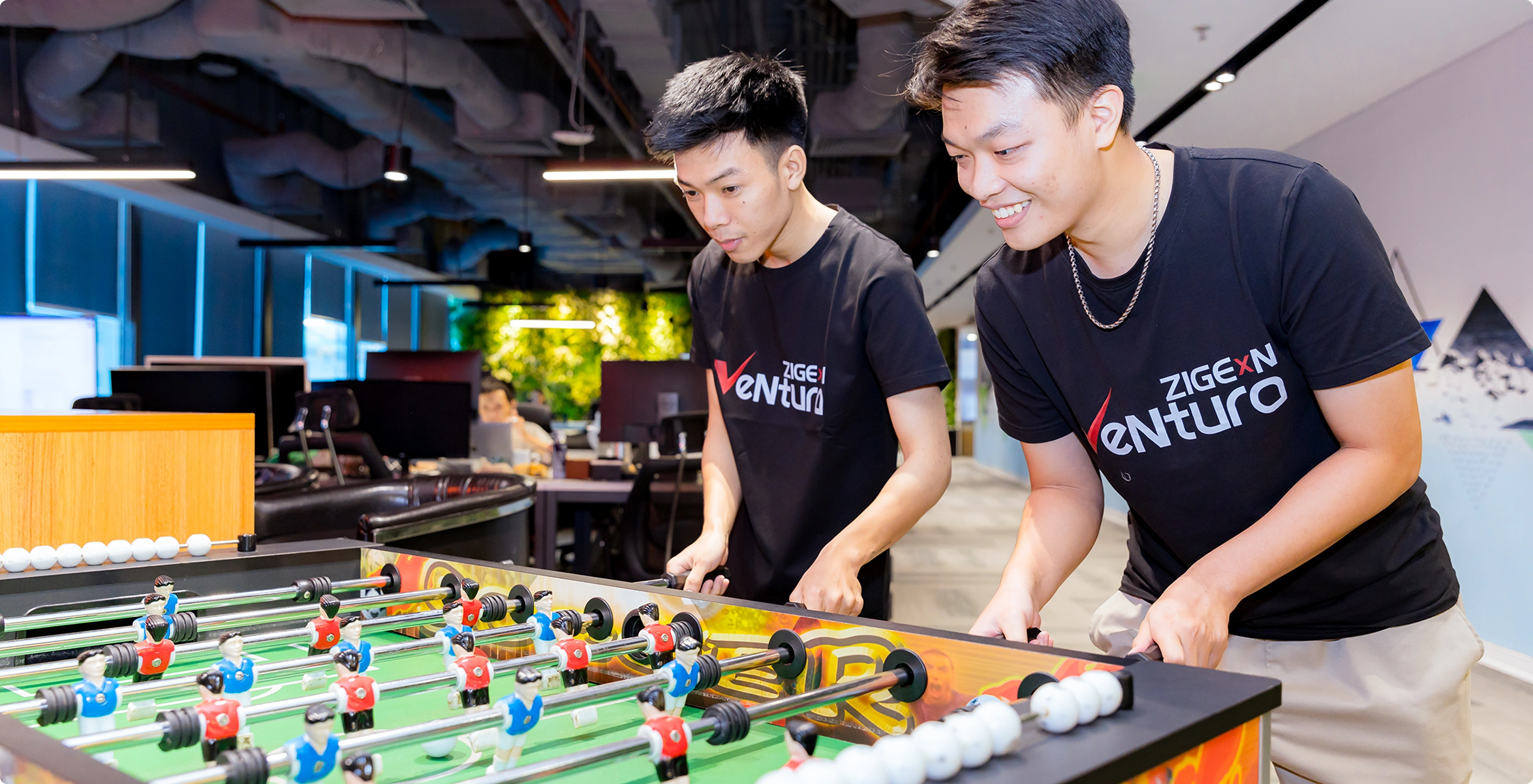 Môi Trường Làm Việc Hybrid Và Lợi Ích Mang Lại Đối Với Junior Developers